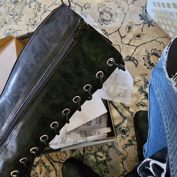 TUK womens Nosebleed boots. - Picture 5 of 7